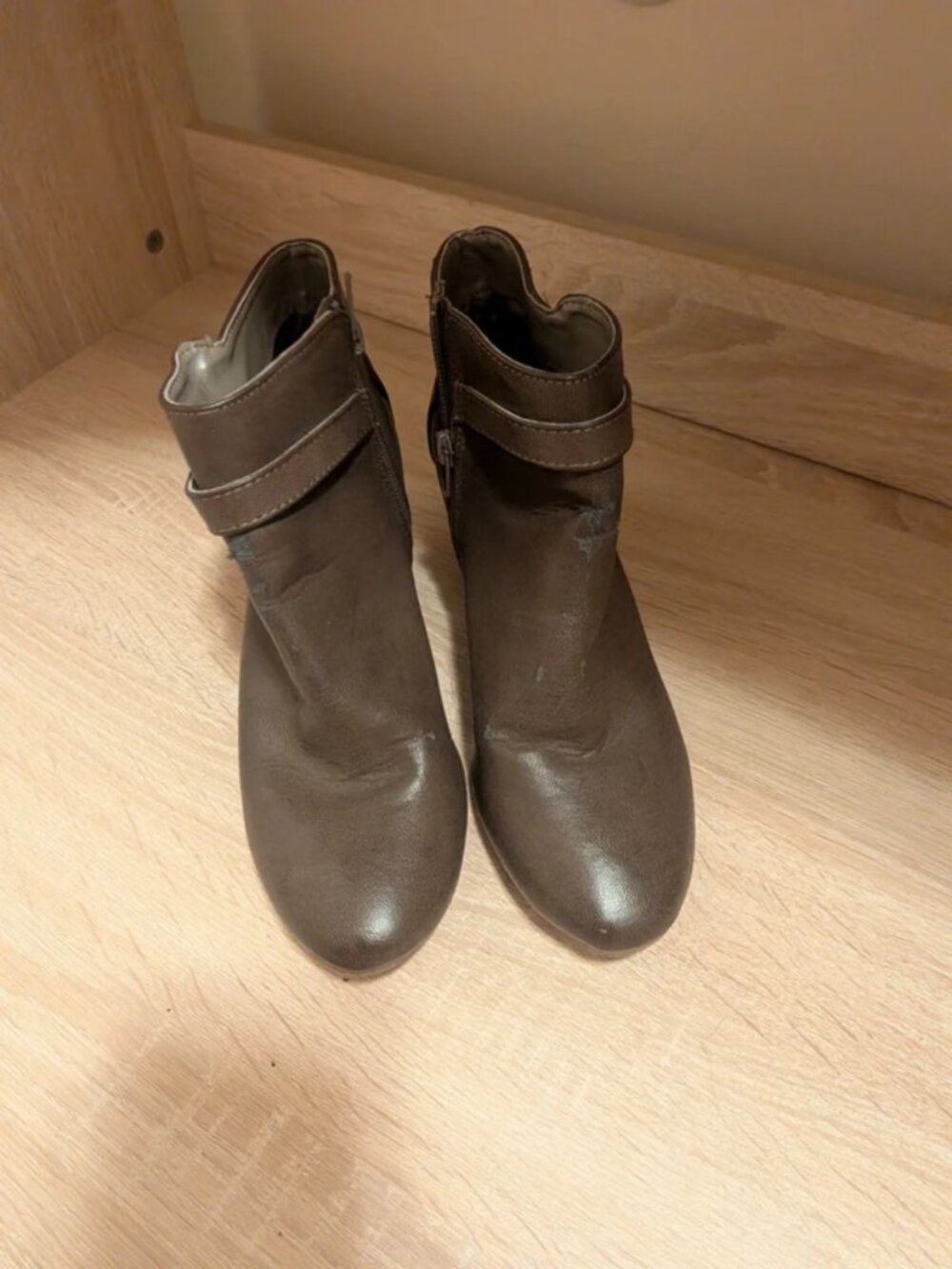 Size 7 Quipid booties